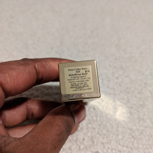 Estée Lauder lipstick in Rebellious Rose - Picture 2 of 2